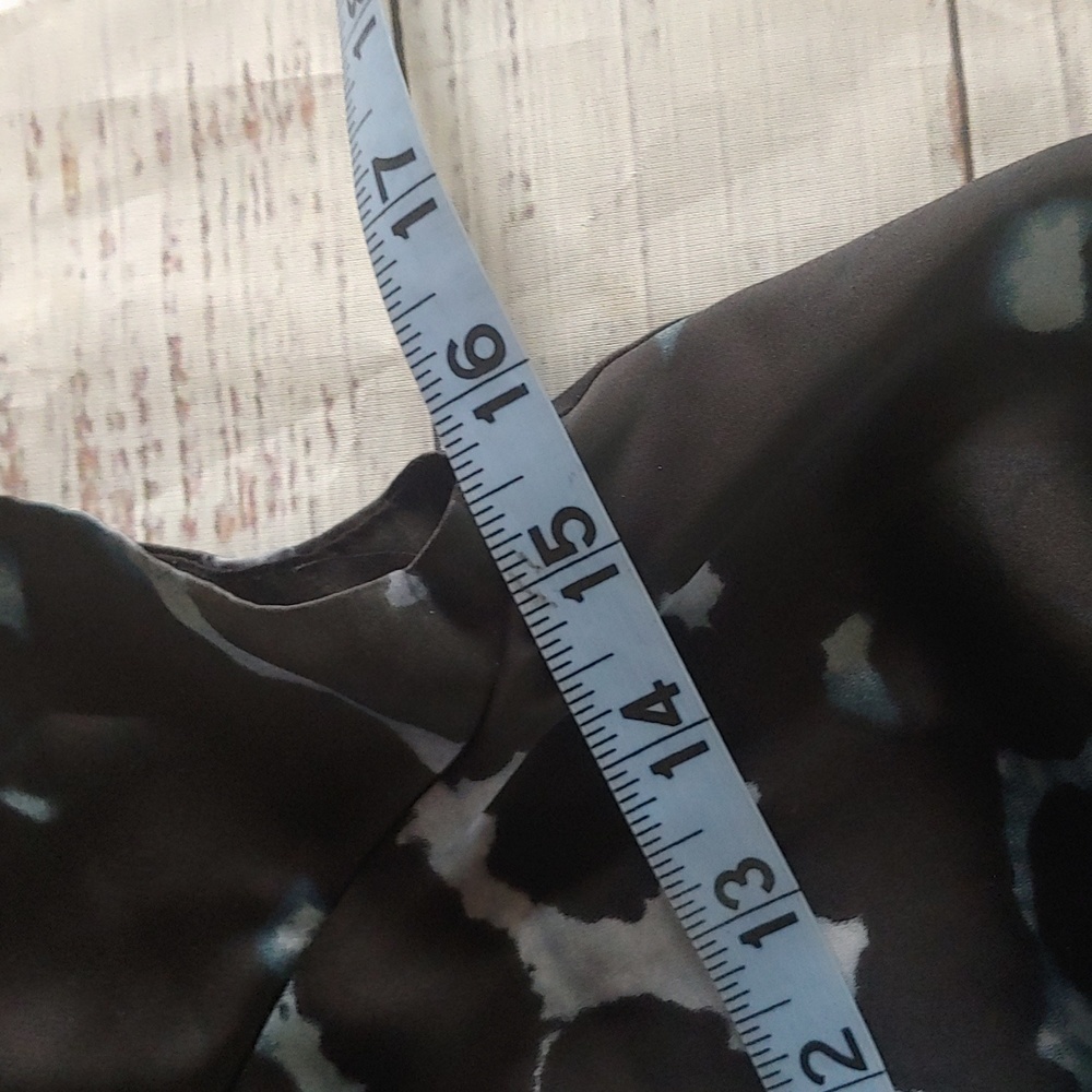 ANN TAYLOR ABSTRACT ANIMAL PRINT TOP - Picture 7 of 8